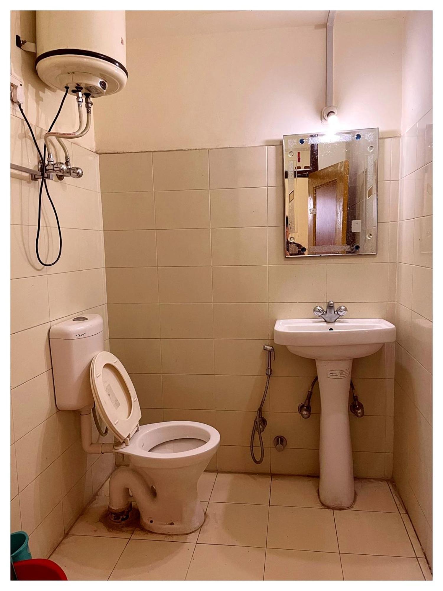 Hotel Premium Travellers # Inn Near Temple - Fully Air Conditioning Hotel - Hygiene And Spacious Room - A Top Rated Luxuary Hotel Merces Εξωτερικό φωτογραφία