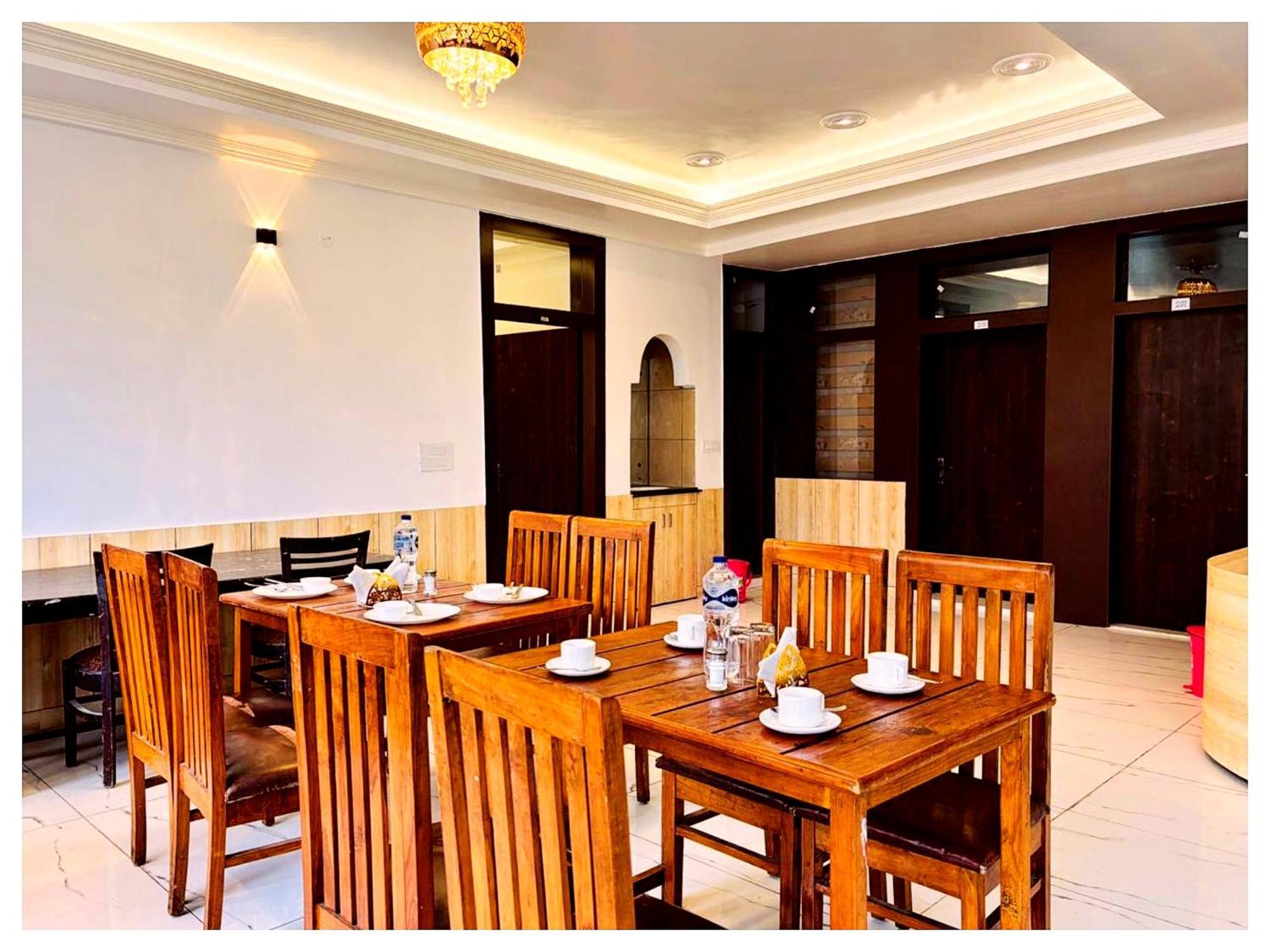 Hotel Premium Travellers # Inn Near Temple - Fully Air Conditioning Hotel - Hygiene And Spacious Room - A Top Rated Luxuary Hotel Merces Εξωτερικό φωτογραφία