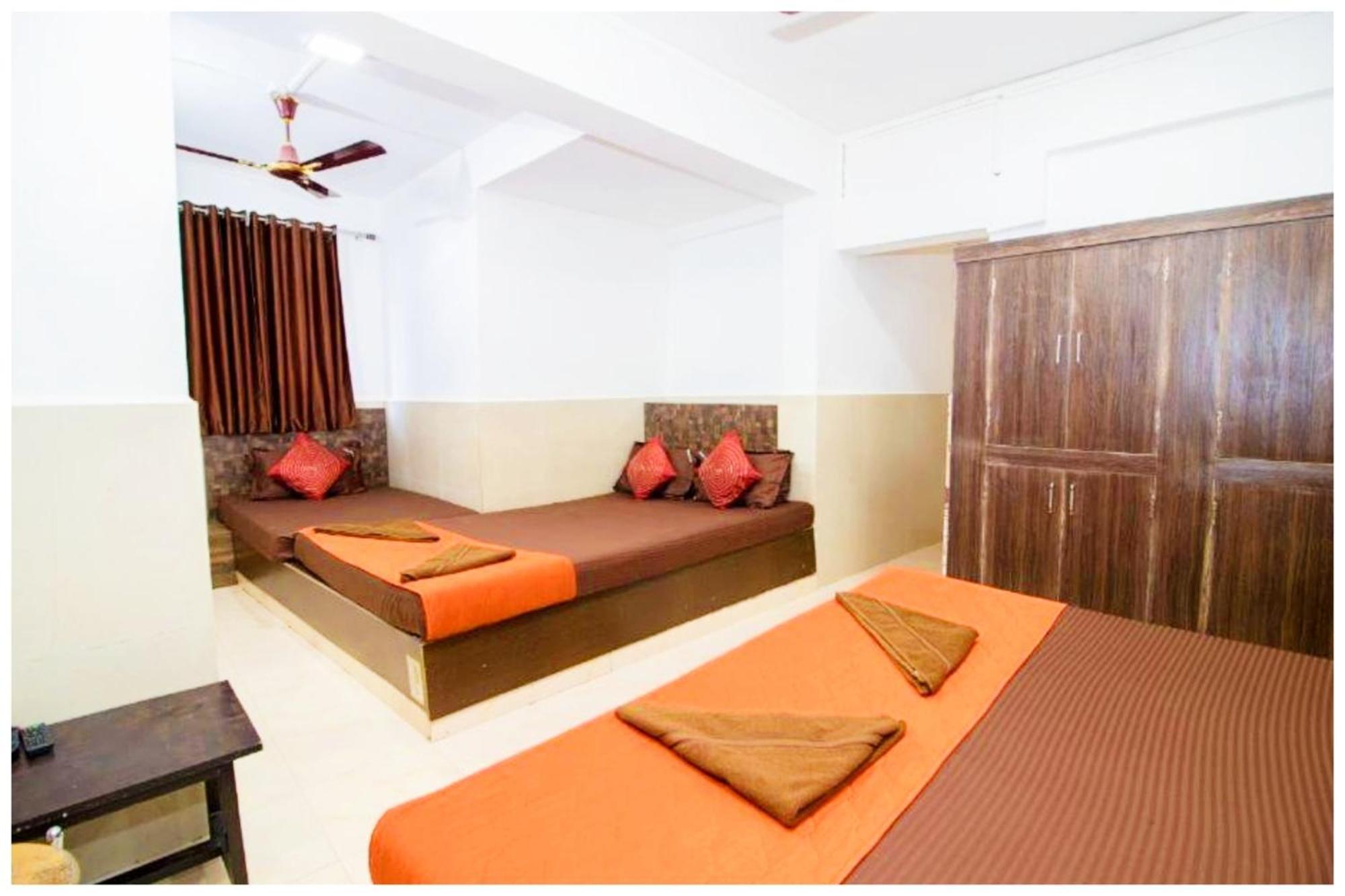 Hotel Premium Travellers # Inn Near Temple - Fully Air Conditioning Hotel - Hygiene And Spacious Room - A Top Rated Luxuary Hotel Merces Εξωτερικό φωτογραφία