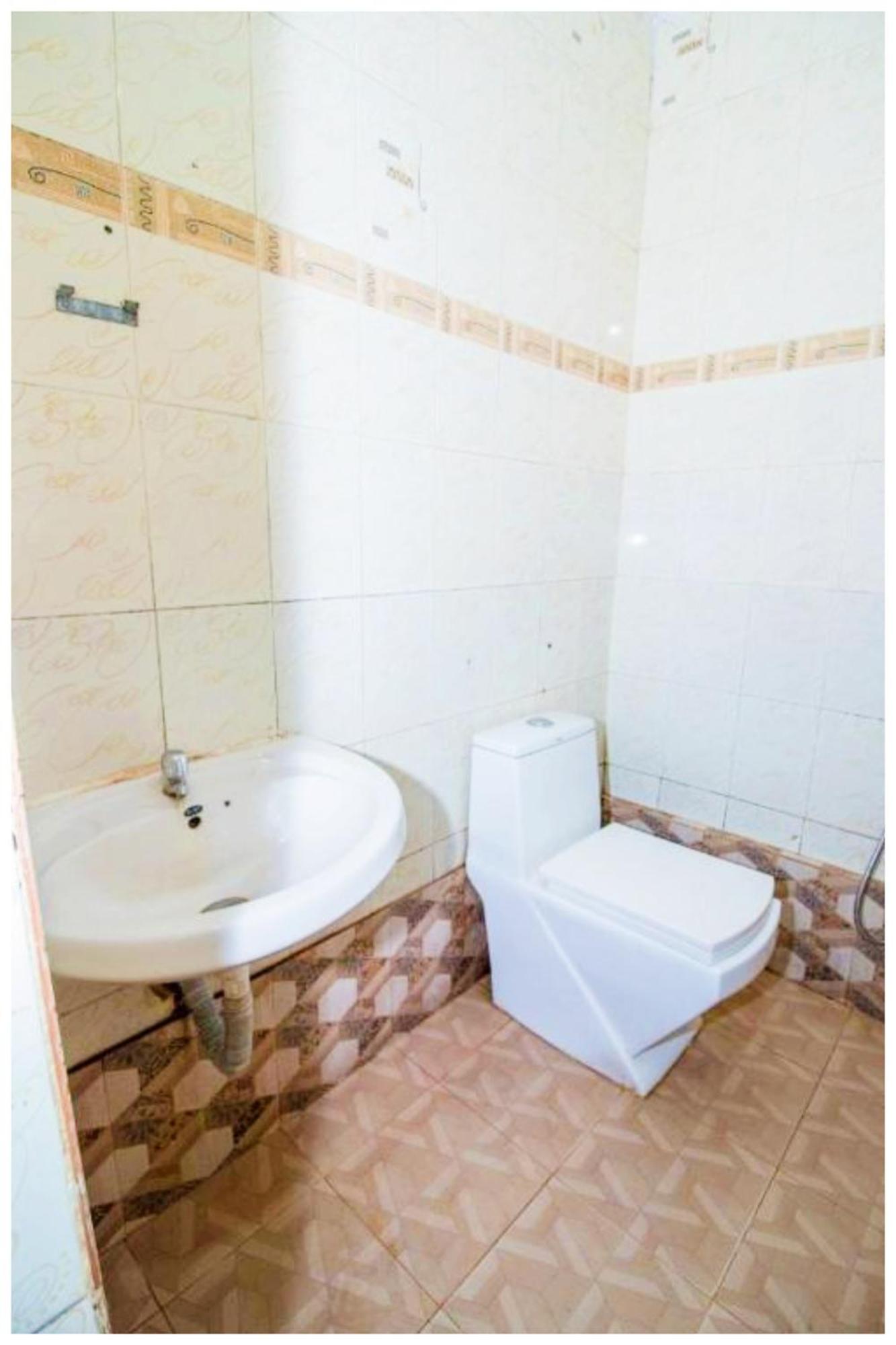 Hotel Premium Travellers # Inn Near Temple - Fully Air Conditioning Hotel - Hygiene And Spacious Room - A Top Rated Luxuary Hotel Merces Εξωτερικό φωτογραφία