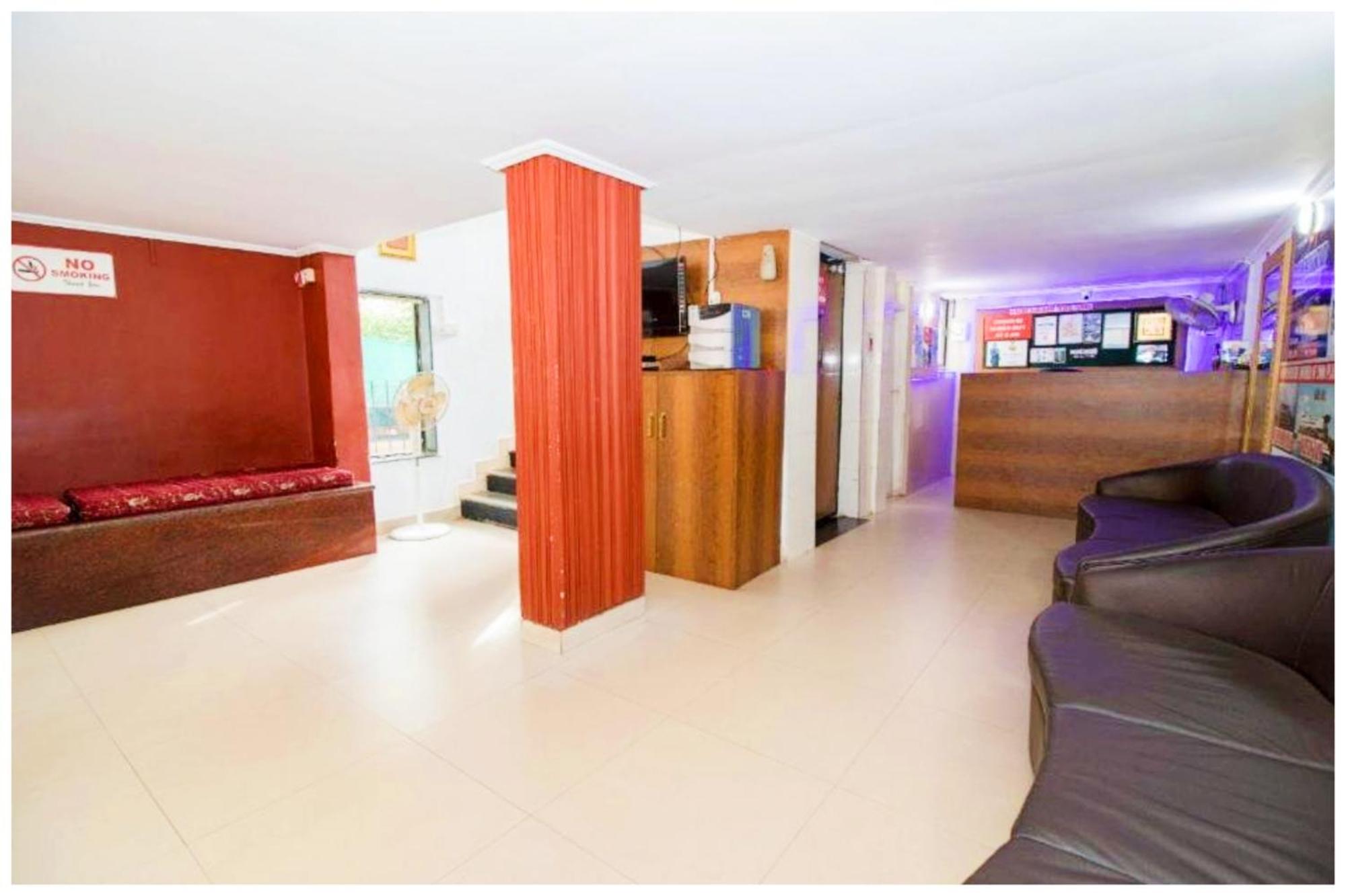Hotel Premium Travellers # Inn Near Temple - Fully Air Conditioning Hotel - Hygiene And Spacious Room - A Top Rated Luxuary Hotel Merces Εξωτερικό φωτογραφία