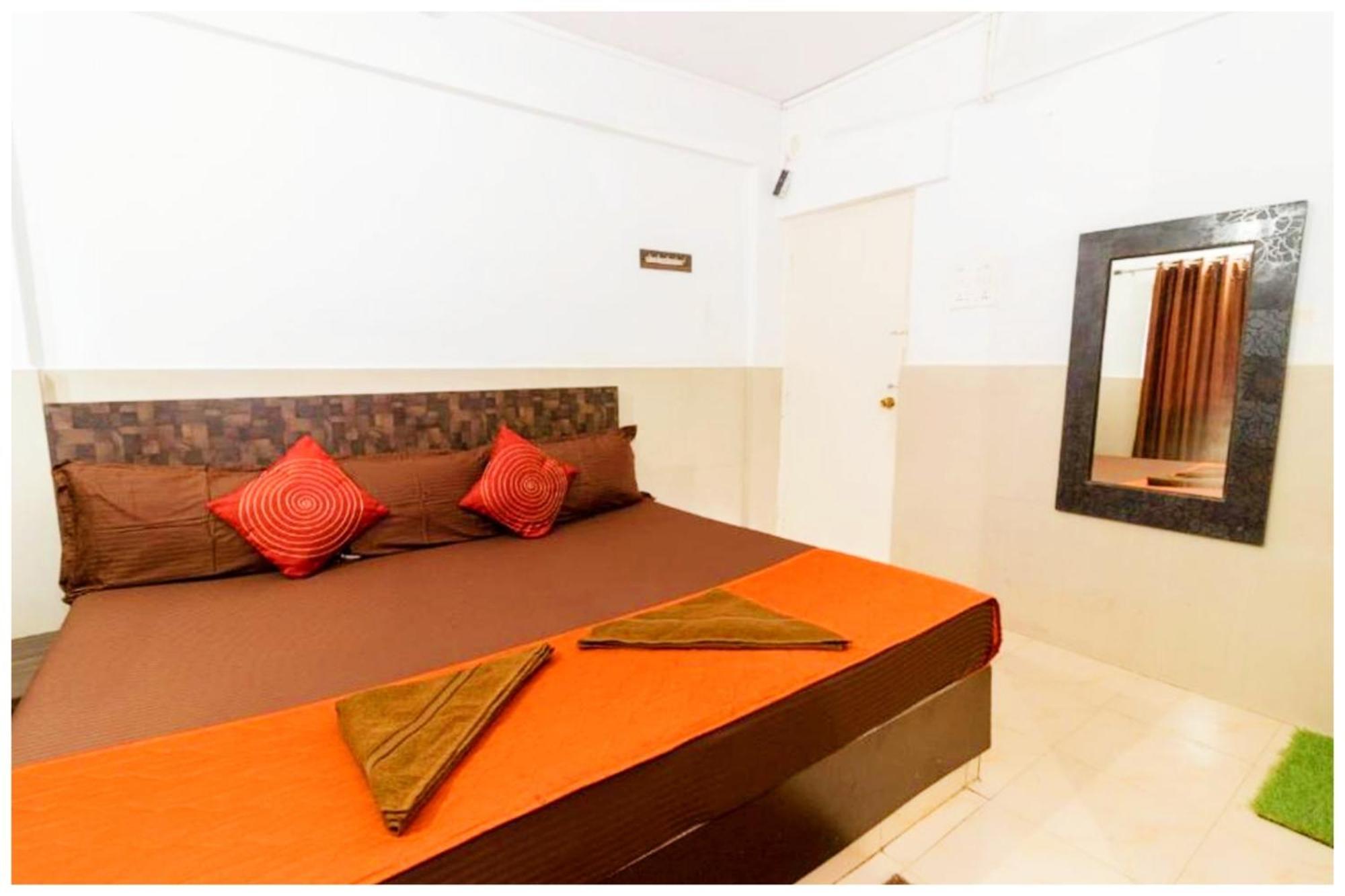 Hotel Premium Travellers # Inn Near Temple - Fully Air Conditioning Hotel - Hygiene And Spacious Room - A Top Rated Luxuary Hotel Merces Εξωτερικό φωτογραφία