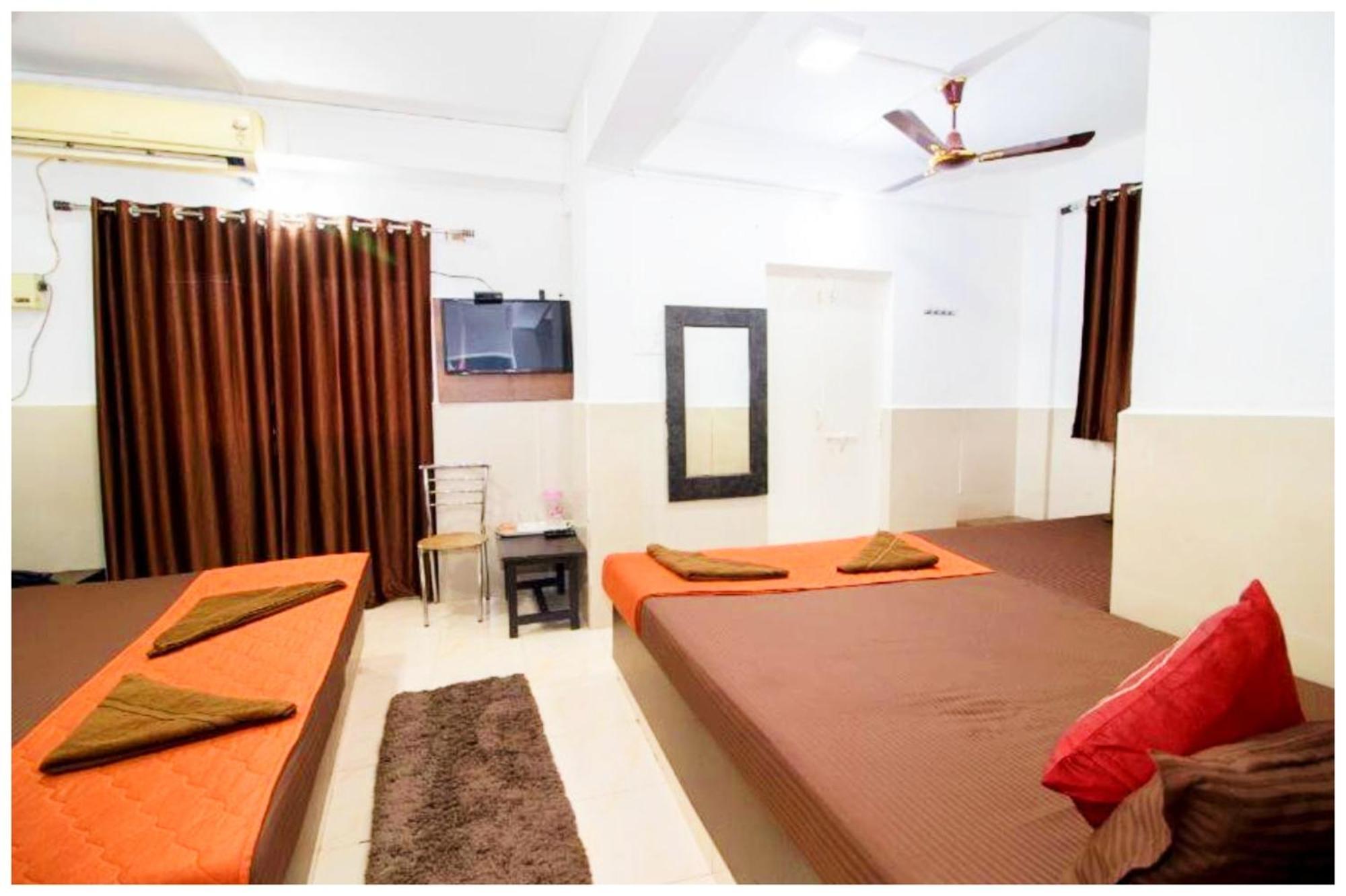 Hotel Premium Travellers # Inn Near Temple - Fully Air Conditioning Hotel - Hygiene And Spacious Room - A Top Rated Luxuary Hotel Merces Εξωτερικό φωτογραφία